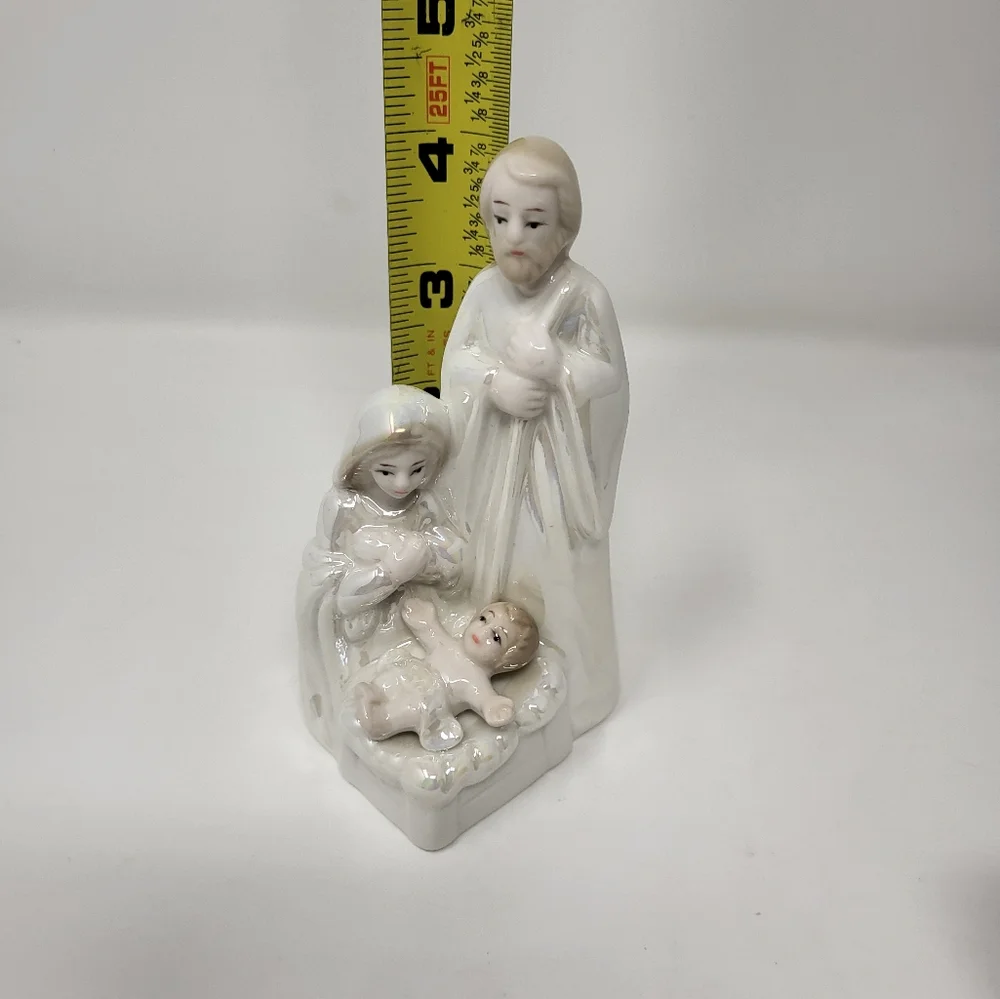 Pier 1 Holy Family Nativity Baby Jesus Mary Joseph Christmas iridescent Figurine